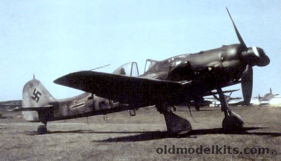 RCM 1/24 Focke Wulf FW-190D-9 Dora - (FW190D9) plastic model kit